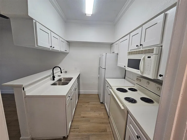 2626 Holly Hall St #601 — Photo 5