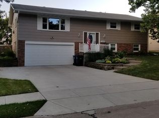 209 Westerfield Rd, Davenport, IA 52806