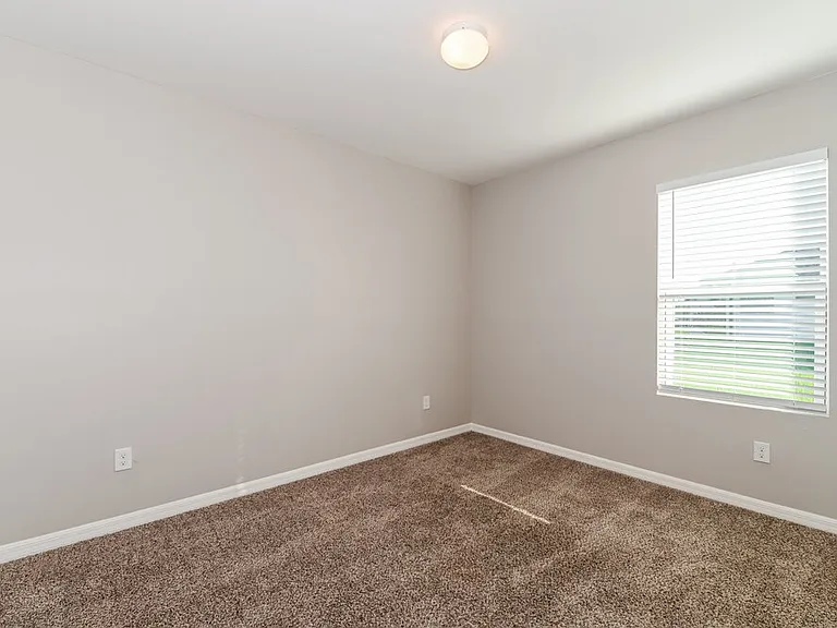114 SW 21st St — Photo 13