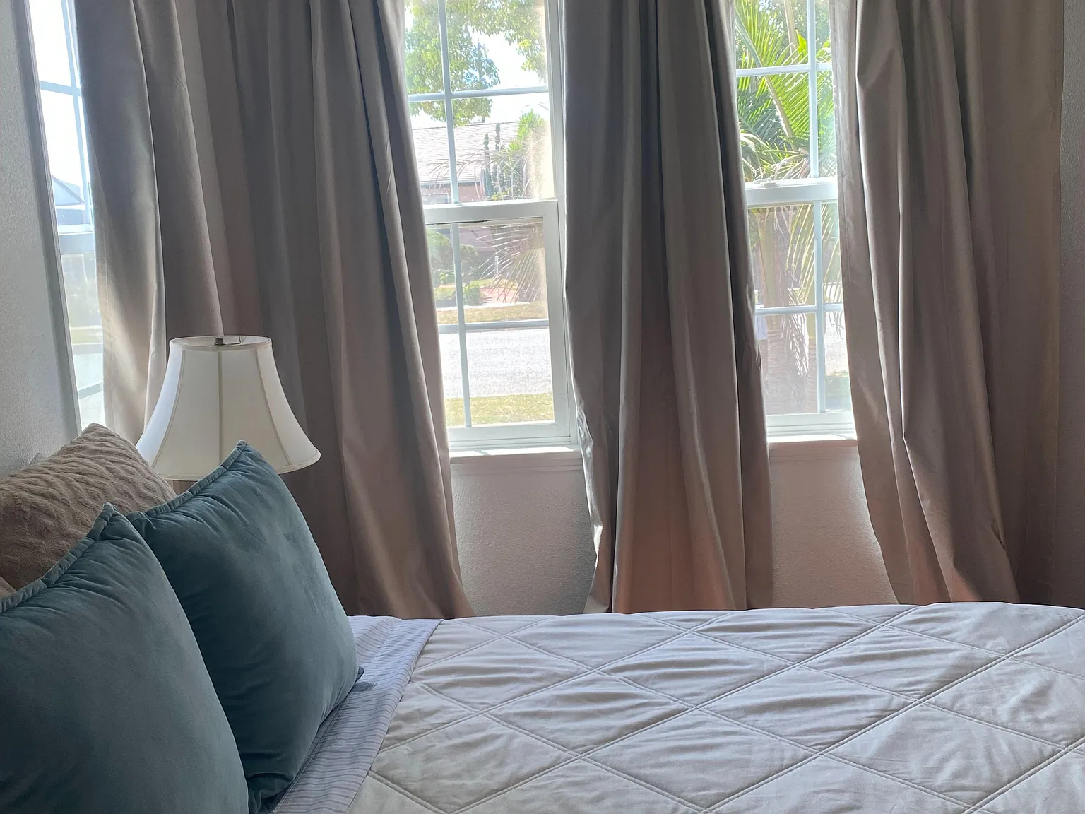 2 bed, 1.0 bath, 1890 sqft, $1,577 — Photo 3
