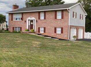 3455 Carnoustie Dr, Chambersburg, PA