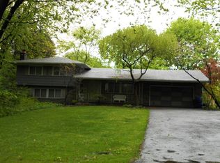 39 Bright Oaks Dr, Rochester, NY 14624