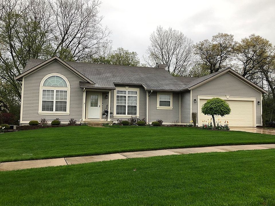 1st image of 4688 Paramount Dr NE