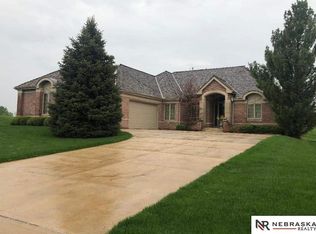 13939 Eagle Run Dr, Omaha, NE 68164