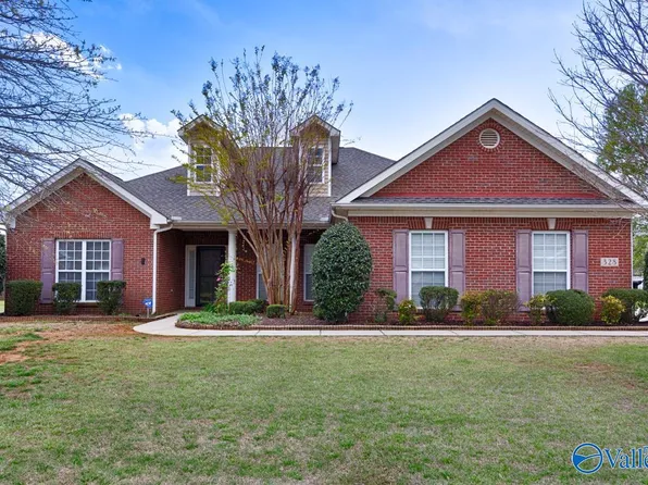 328 Northlake Dr, Meridianville, AL 35759