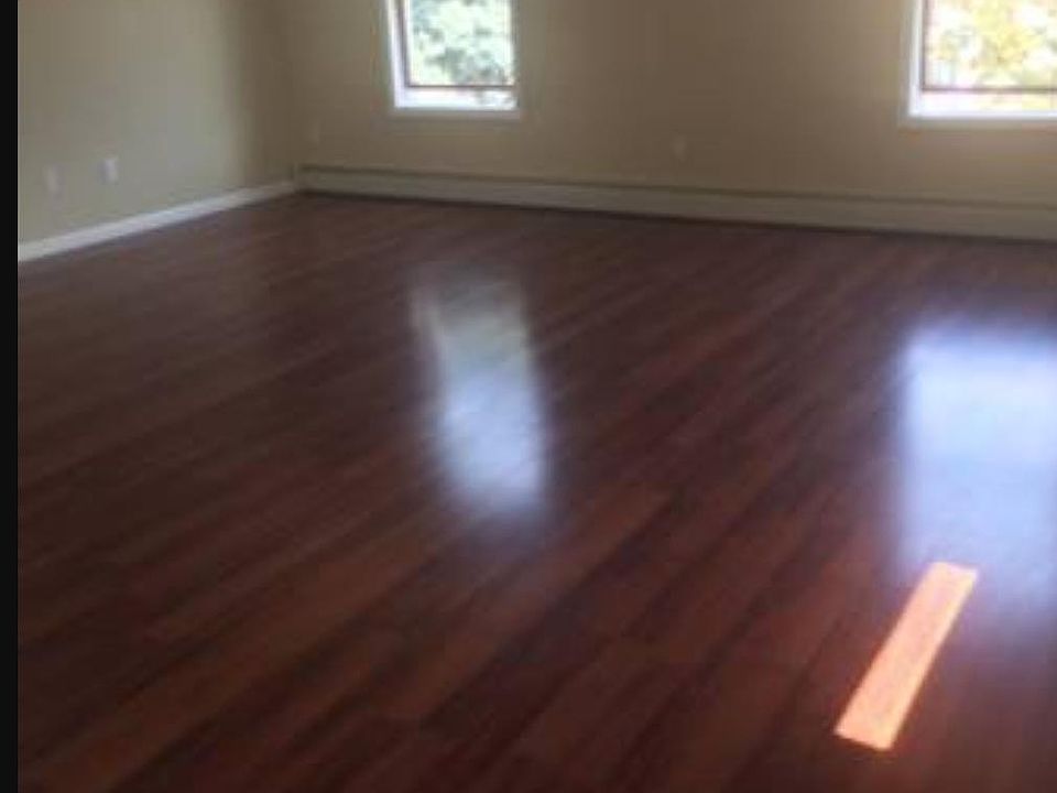 2nd image of 22 W Lincoln Ave Fl 3rd