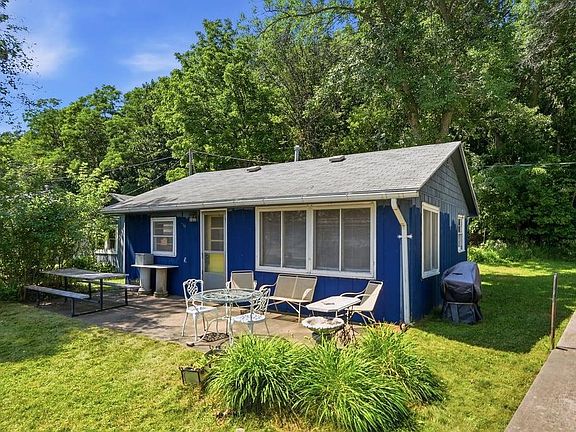 4th image of 7224 Green Lake Shore Dr NW