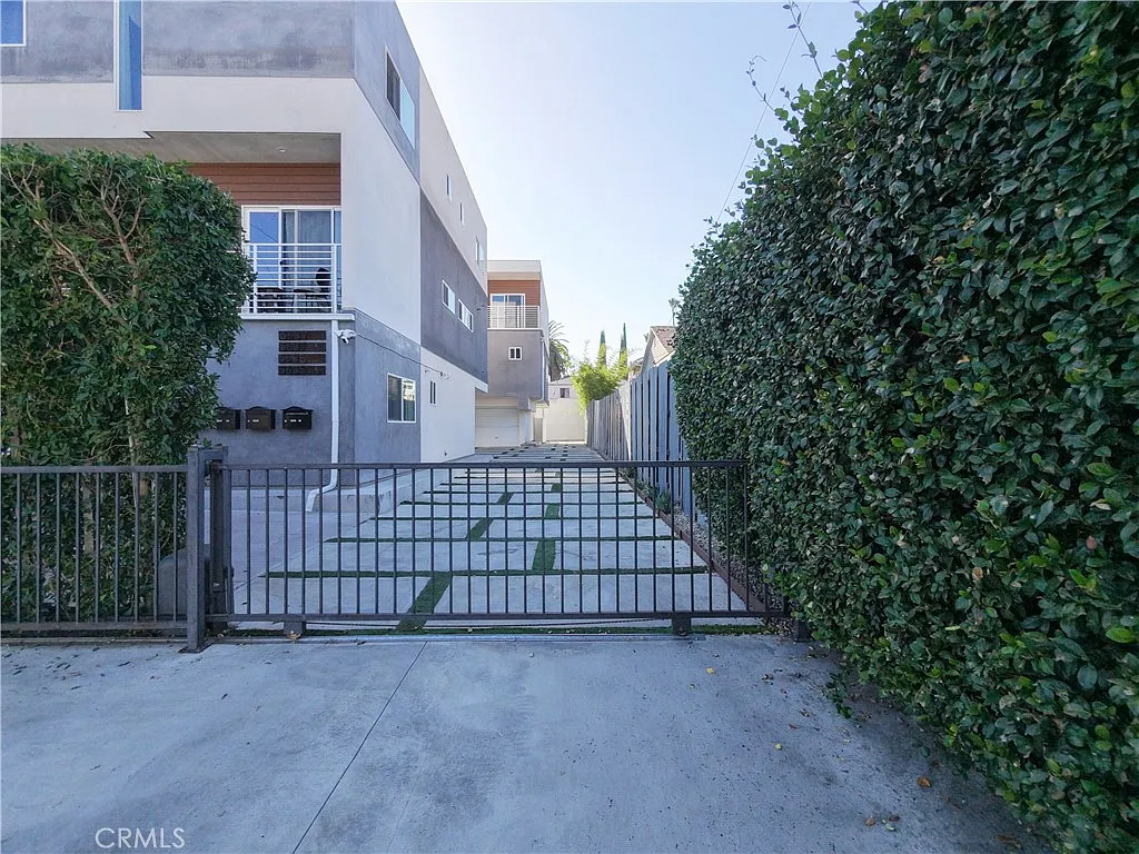 5635 Klump Ave — Photo 4