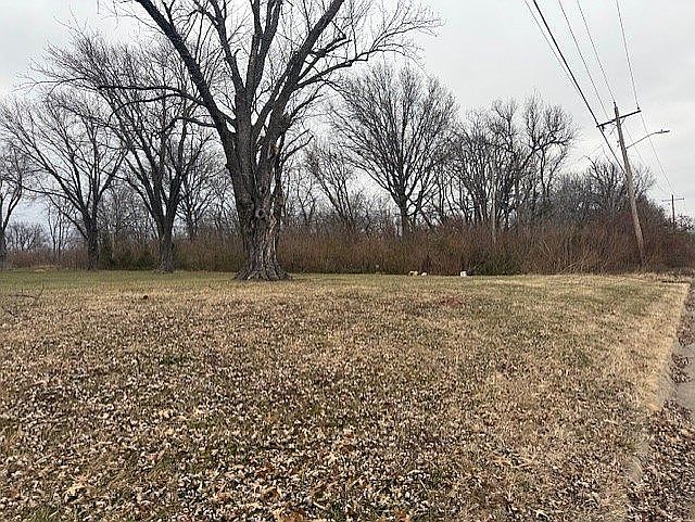 1st image of 2450 SE 25th St