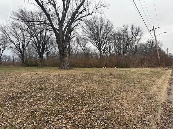 2450 SE 25th St, Topeka, KS 66605