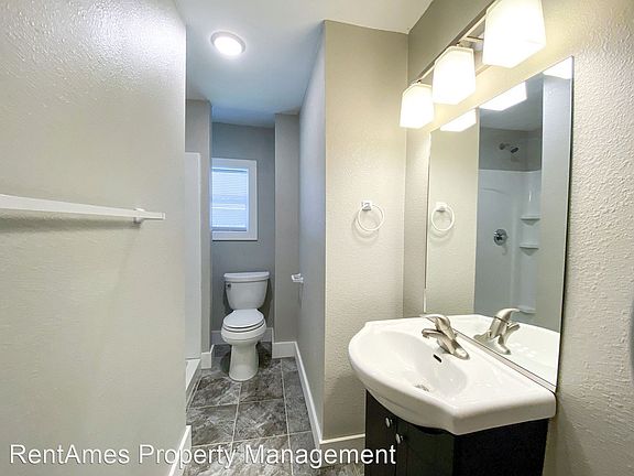 4th image of 525 Welch Ave #5650361