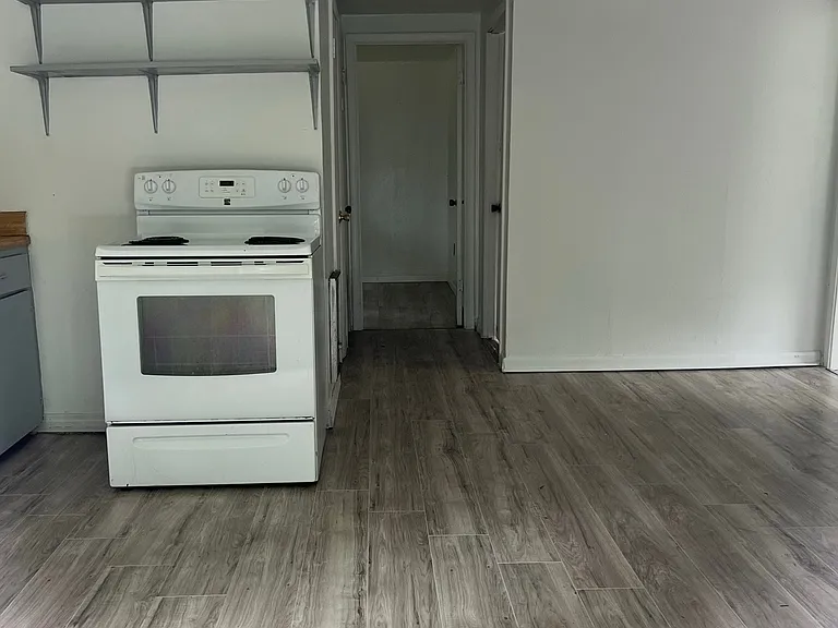 10 Logaras Cir — Photo 8