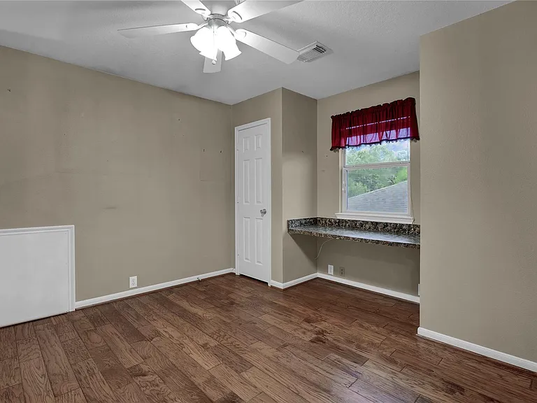 2706 Woodspring Forest Dr — Photo 22
