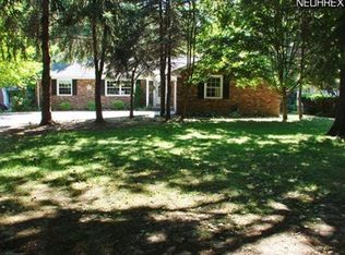 1707 Som Center Rd, Gates Mills, OH 44040