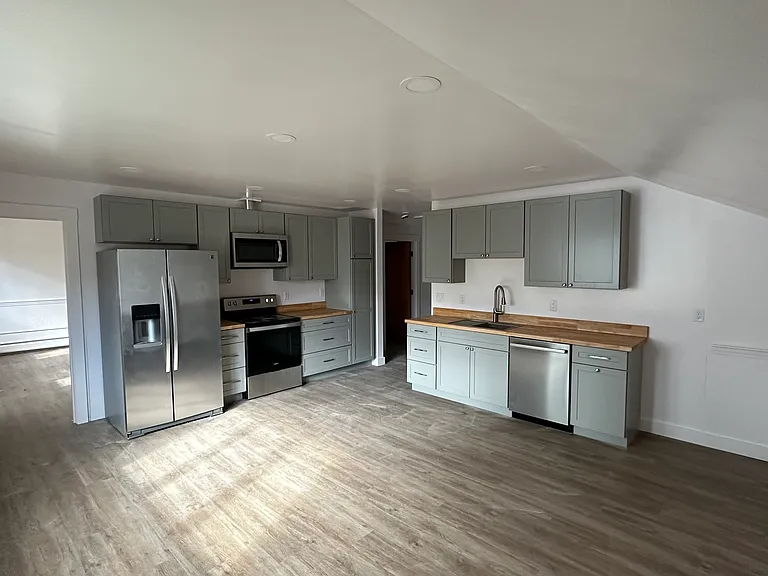 Kitchen/Living area