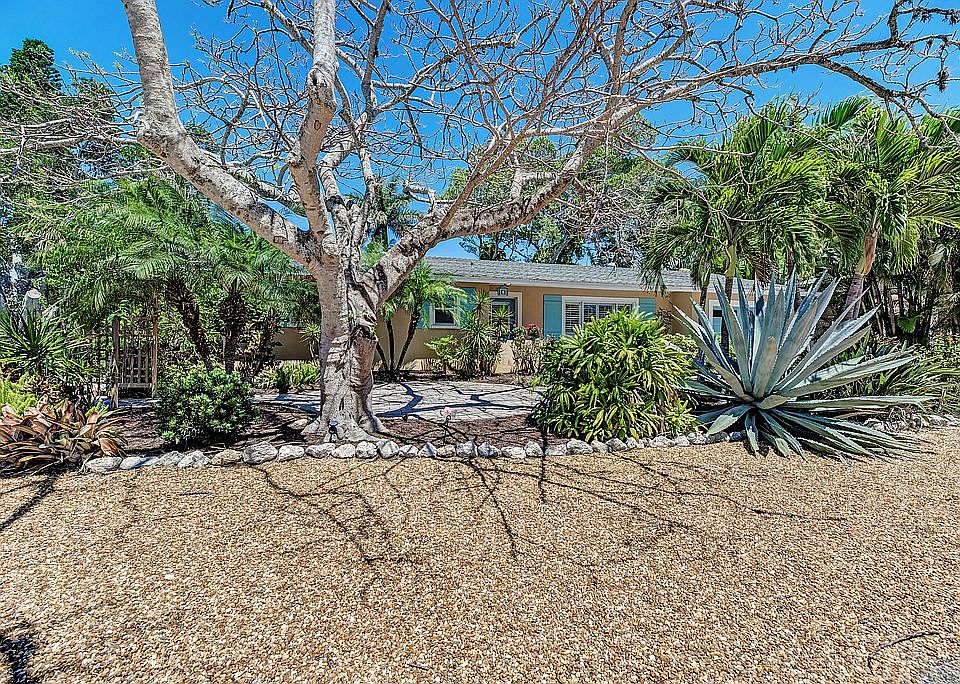 1st image of 108 Los Cedros Dr
