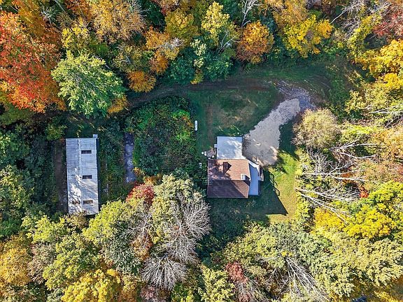 5th image of 73 Hardwick Pond Rd