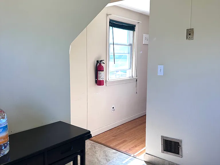700 4th St #2 — Photo 5