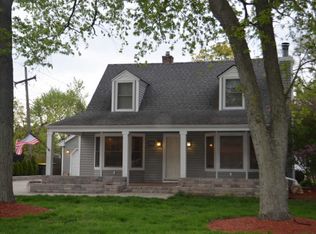 1N037 Ethel St, Wheaton, IL 60187