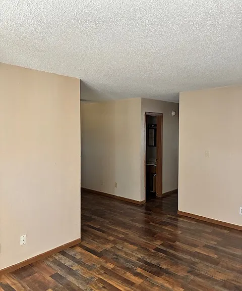 600 E Curry Ln #6 — Photo 1