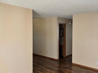 600 E Curry Ln #6, Medicine Lodge, KS 67104