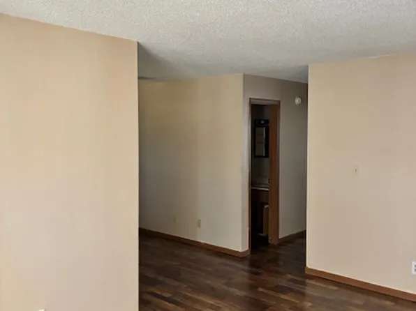 600 E Curry Ln #6, Medicine Lodge, KS 67104