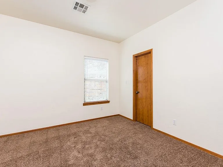 2375 Saturn Cir — Photo 16