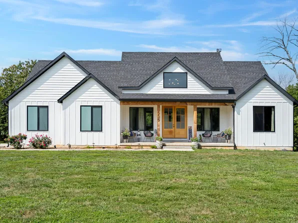 555 Lakewood Loop, Marshfield, MO 65706