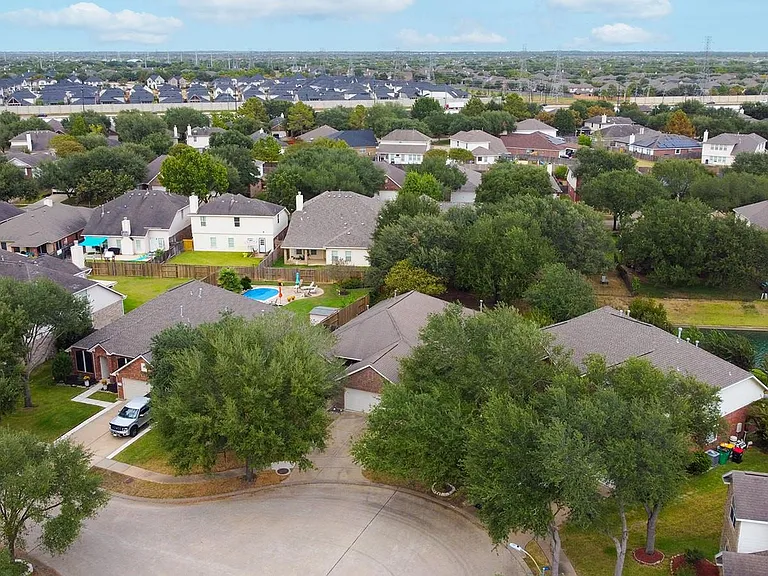 25910 N Lakefair Dr — Photo 32
