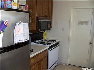 3rd image of 2805 Villa Vista Way