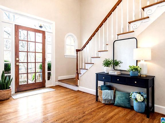 2nd image of 153 Kings Crest Ln