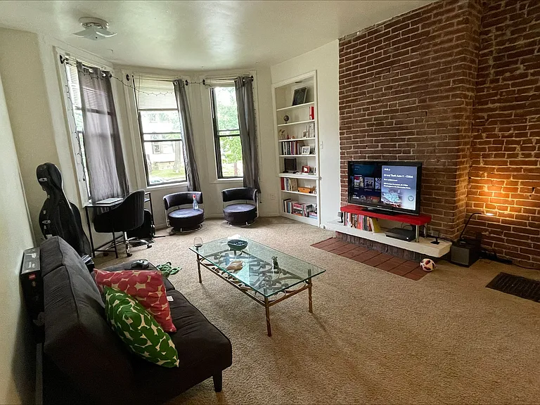 632 Summerlea St #1 — Photo 3