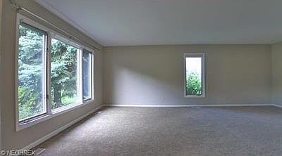 5th image of 25130 Penshurst Dr