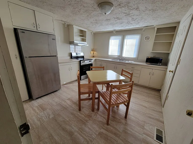 202 Fair St — Photo 5