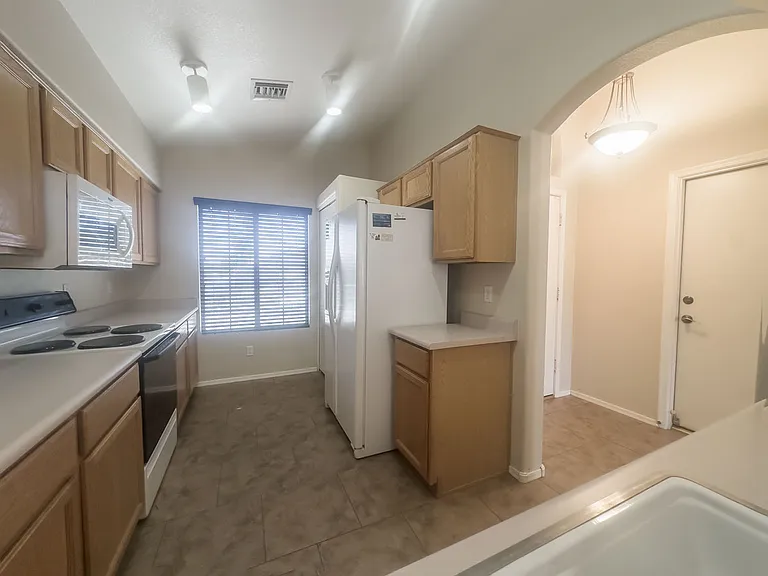 14704 W Lamoille Dr — Photo 4