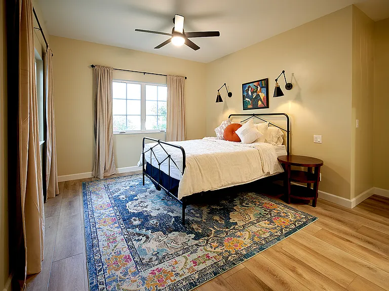 590 N Kellogg Ave — Photo 5