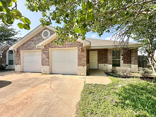 2103 Charleston Ct Photo 1
