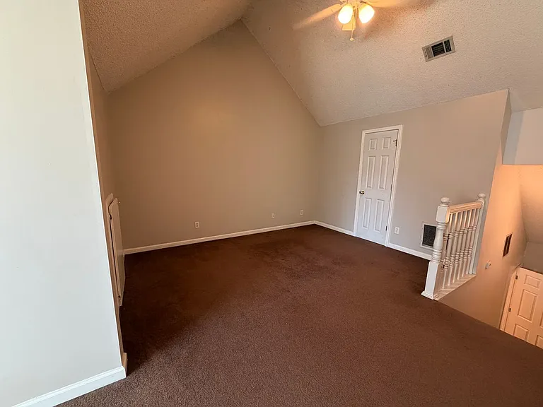 1330 N Hampton Dr — Photo 24