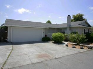 7205 Circle Dr, Rohnert Park, CA 94928