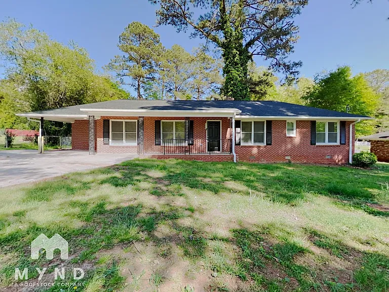 2728 Columbia Dr — Photo 1