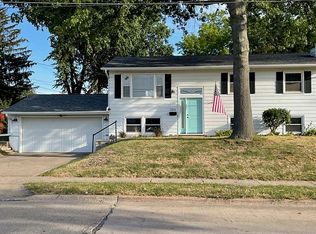 2806 W Lombard St, Davenport, IA 52804
