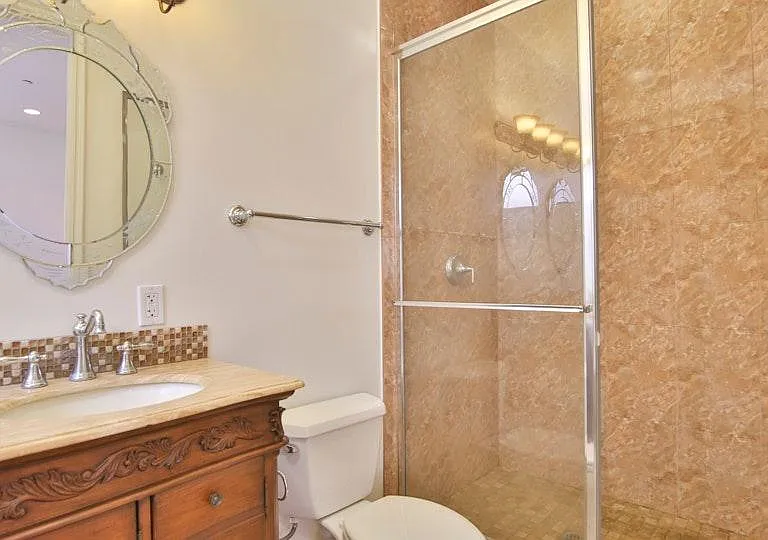 14248 Riverside Dr — Photo 16