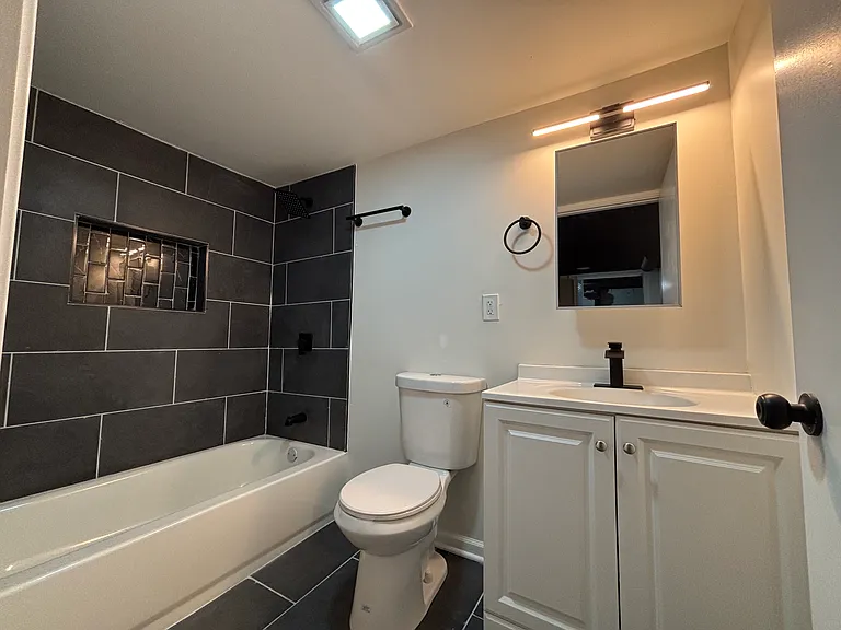 1348 Waite St — Photo 12
