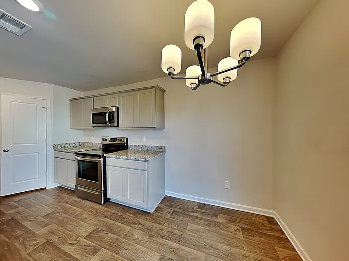 317 Crooked Pine Ct — Photo 7