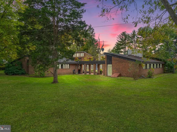 420 Cathcart Rd, Blue Bell, PA 19422
