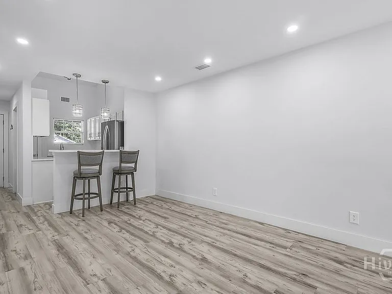 11903 Apache Ave #3 — Photo 12