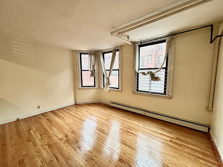 337 Beacon St #4 — Photo 17