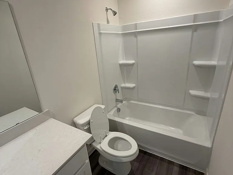 400 Portsmouth Dr — Photo 12