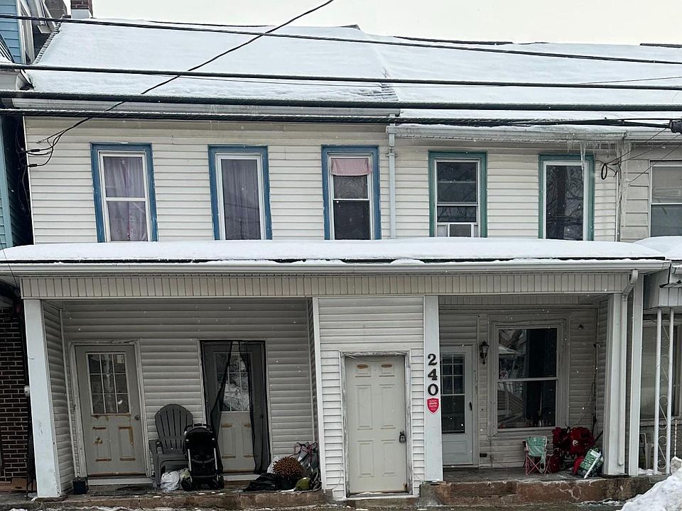 1st image of 240 E Grand Ave