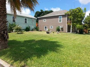 1109 45th St, Galveston, TX 77551